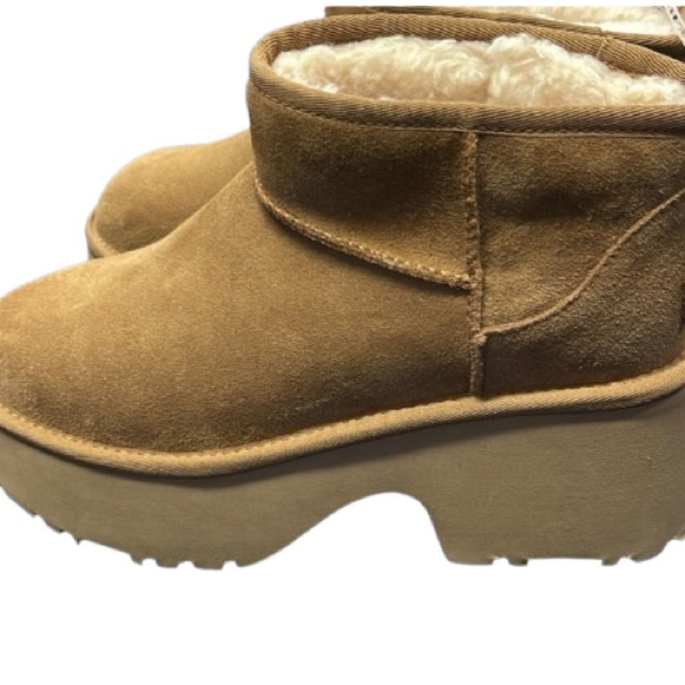 UGG®
Classic Ultra Mini
New Heights
Platform Boot (Women)(NWB) - Picture 8 of 14